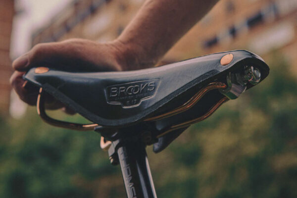 BROOKS B17B17 - BROOKS ブルックス公式サイト