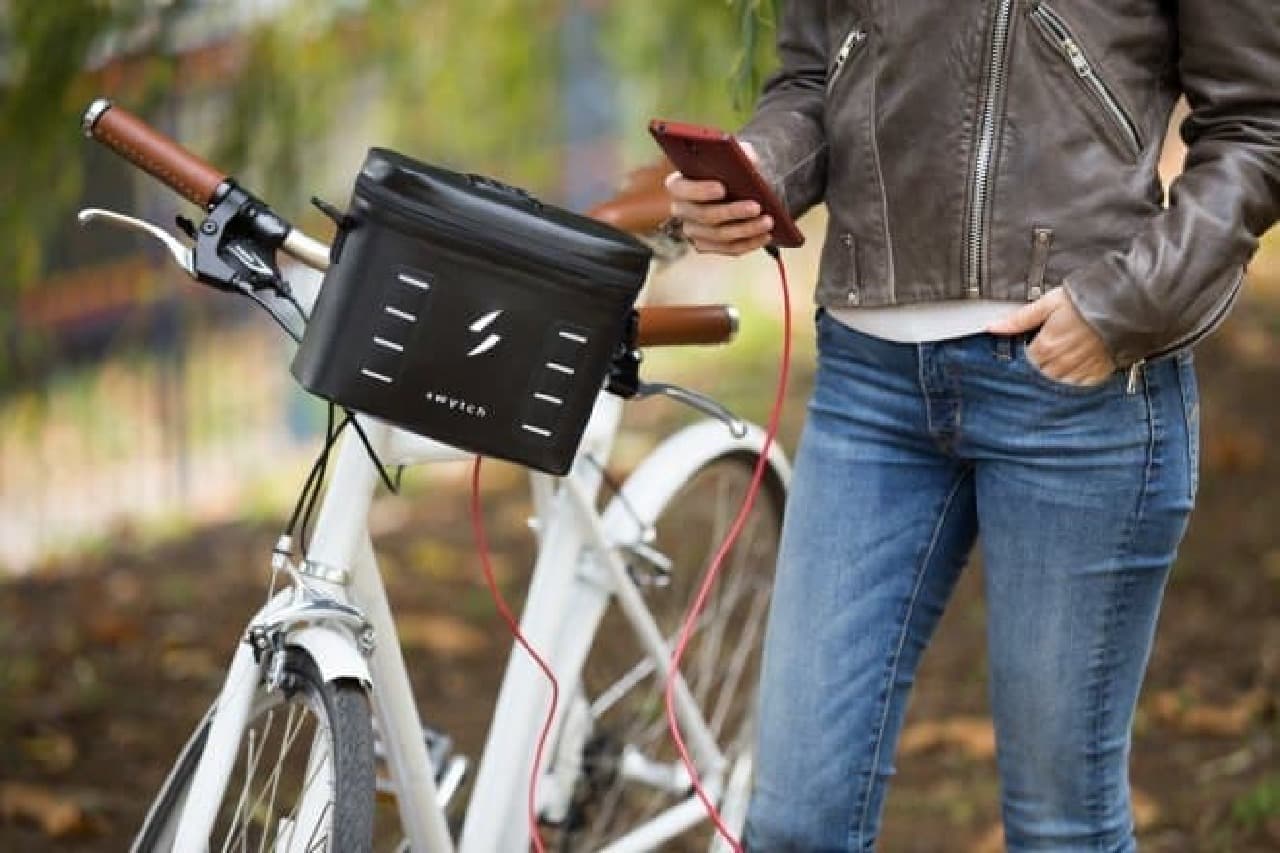 愛車を電動アシスト自転車に変える「Swytch」－バッテリーはフロント