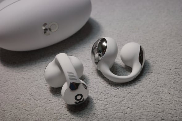 骨伝導と空気振動のハイブリッドは何がいい？ クラファン実施中の