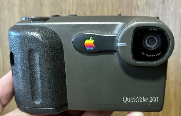 Apple最後のデジカメを再起動したらMac Studioの祖先まで巻き込んだ