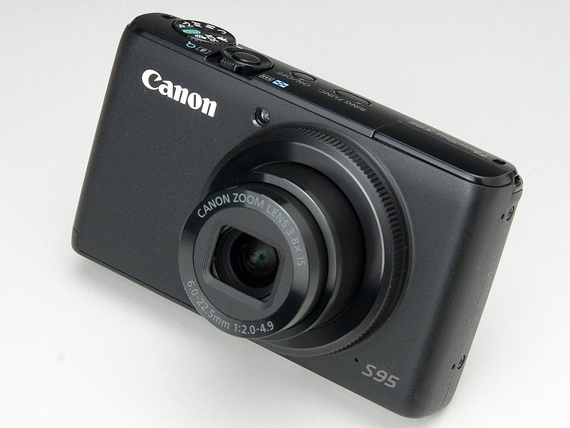 カスタマイズ性とサイズ感の両立――キヤノン「PowerShot S95」（1/5