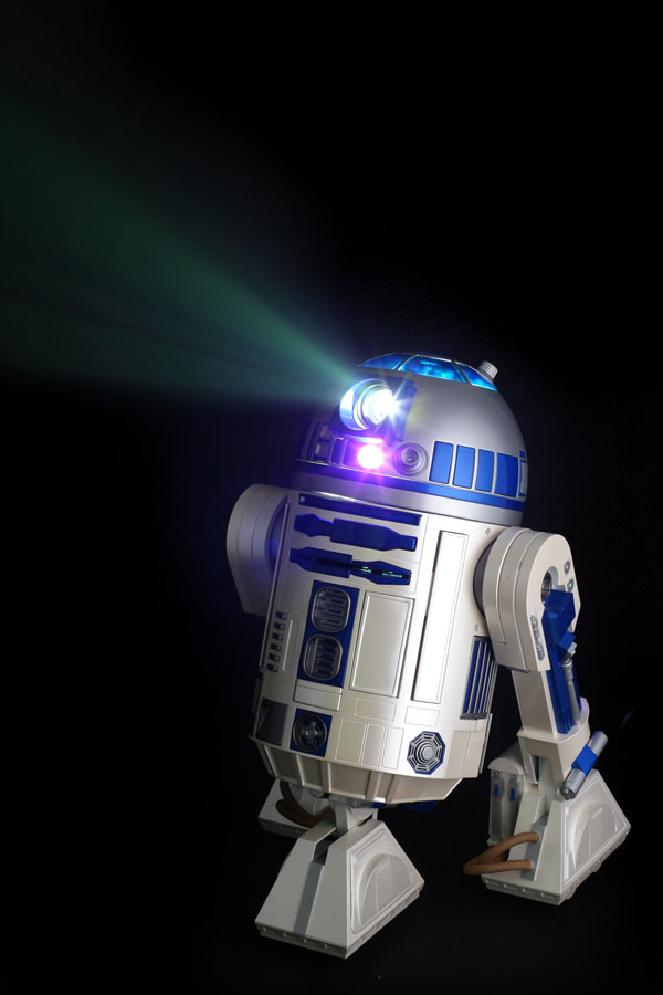 R2-D2型の“動く”多機能プロジェクターがやってくる：DVDやiPodも再生