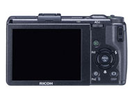 中身は大きく変わった新“GRD”――F1.9レンズ搭載の「GR DIGITAL III