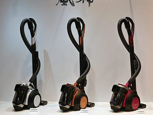 排気で掃除するという逆発想」――エアブロー機能を搭載した三菱