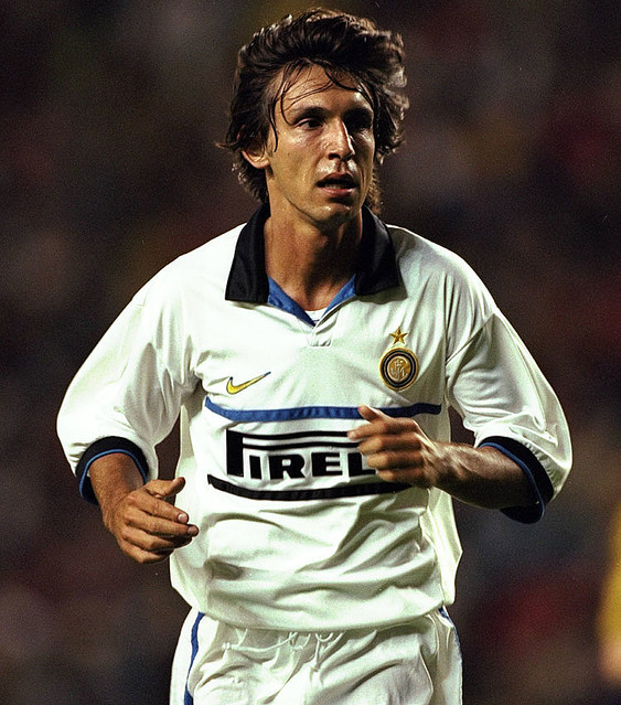 90年代インテル、「忘れないデザイン」のユニフォーム6着 - ライブドア