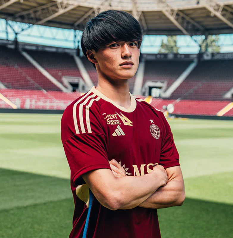 常本佳吾が加入！セルヴェッテが23-24新ユニを発表 美しきワインレッド