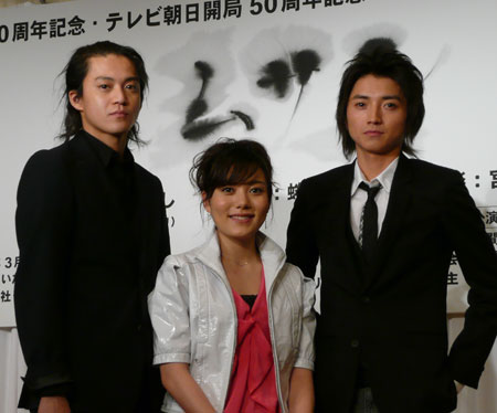 藤原竜也と小栗旬が火花を散らす舞台「ムサシ」 | チケットぴあ[演劇 演劇]