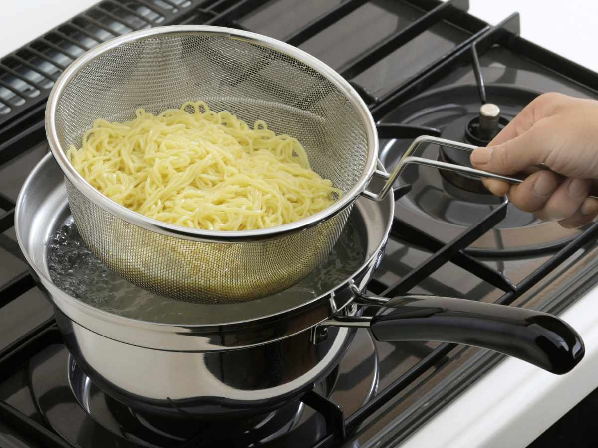 楽天市場】片手鍋3点セット 20cm IH対応 蓋付き ザル付き ゆで名人