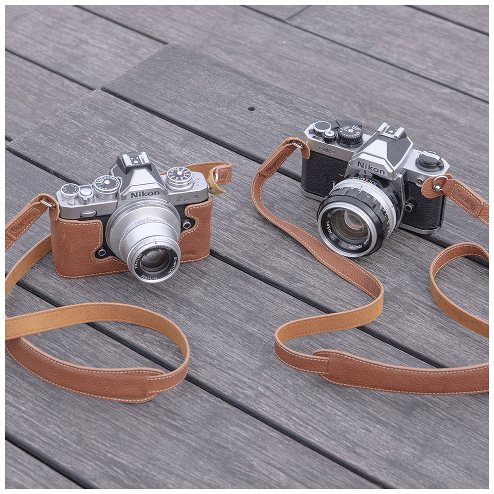 Nikon Zfc用レザーハーフケース ショルダーストラップ付き 3481｜の