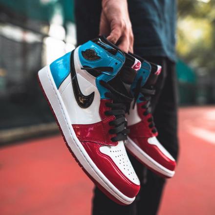 国内11月2日発売予定】ナイキ エアジョーダン1 レトロ ハイ OG