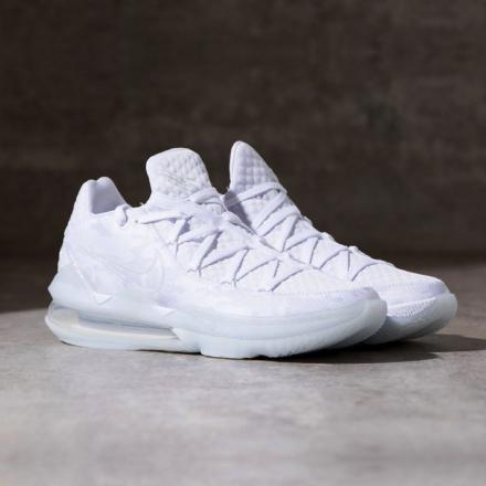 国内9月1日発売予定】ナイキ レブロン 17 ロー 