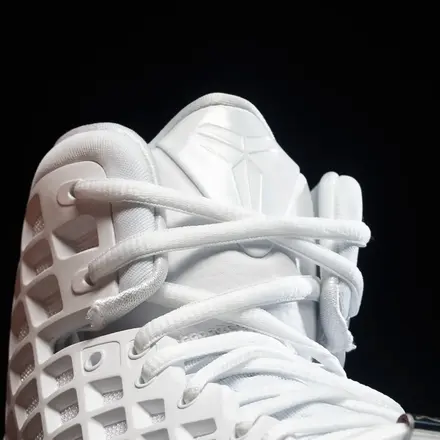 国内8月23日発売予定】 ナイキ コービー 3 プロトロ 