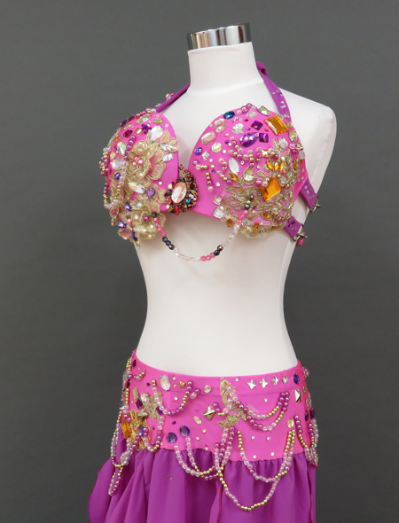 ベリーダンス衣装】ピンクパープルにゴールドのレースが煌びやか！高級