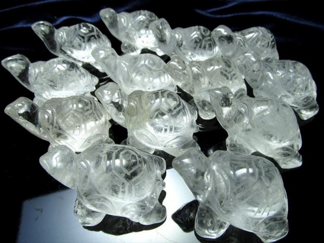 超透明 水晶 カメ 置物 Sサイズ 重さ30g前後 最大幅45mm前後 1個売り