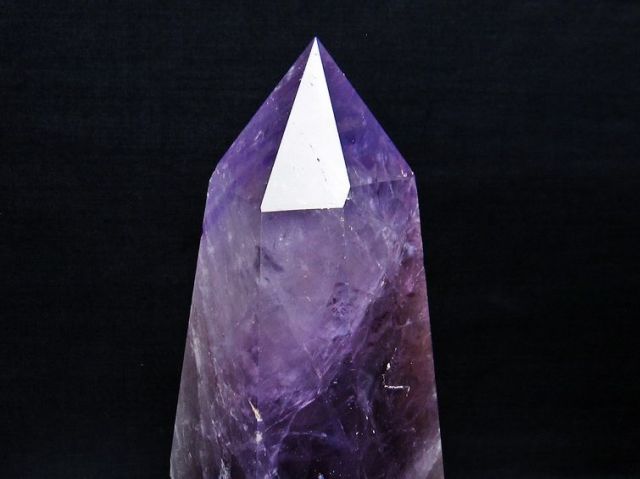 1.5Kgパワーストーン 天然石 虹入りアメジストファントム六角柱[T573-5313]