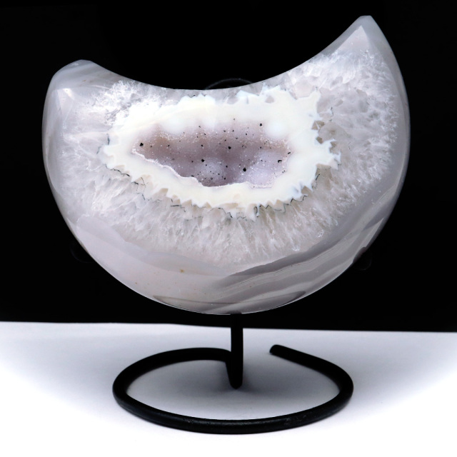 メノウ 月型 台付き 置き物 ブラジル産 アゲート 357g 瑪瑙 水晶