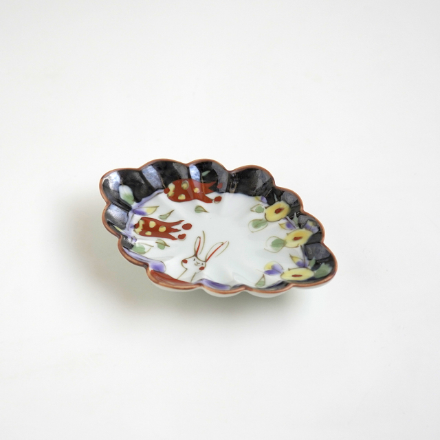 うさぎの小路(濃白)菊割菱小皿｜空萌工房(そらもえこうぼう)｜田口紀美子