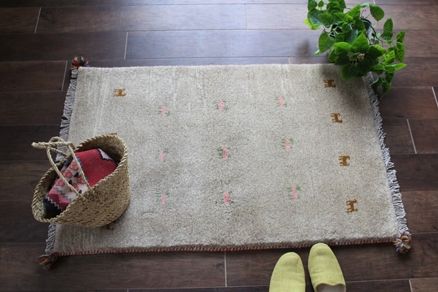 遊牧民のじゅうたん ギャッベ（ラグサイズ小 114×73cm） 4229