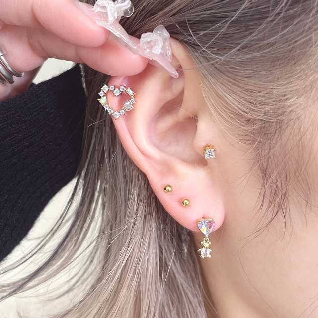 16G ］ぷっくり オーロラ ハート ストレート 軟骨ピアス ヘリックス