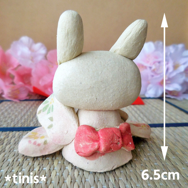 御着物兎 （招き） うさぎ 置物 手造り 陶器製 作舎 クラフトマンハウス