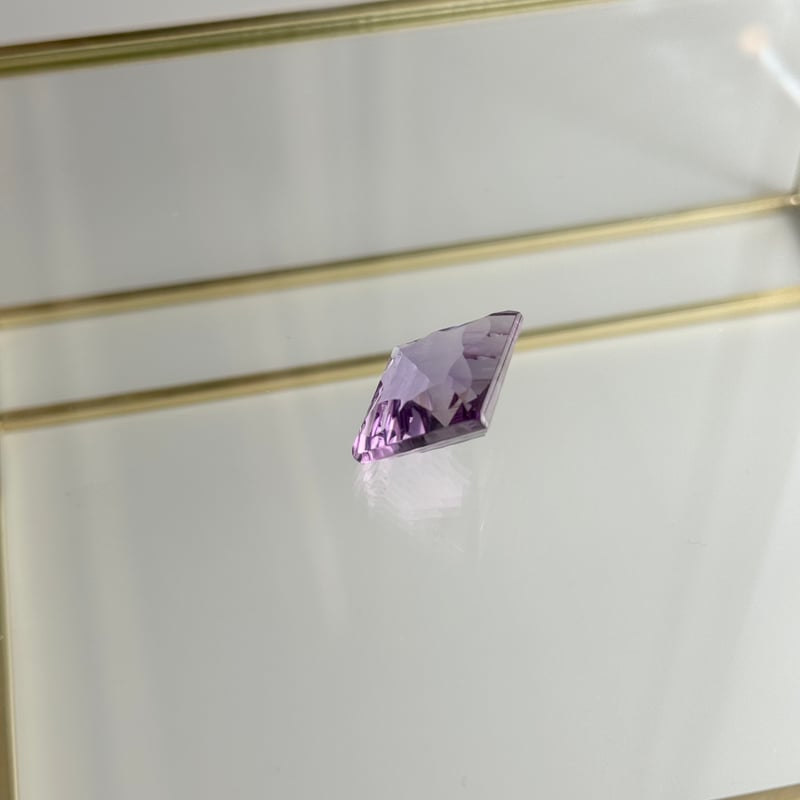 宝石質アメジスト レーザーカット ルース | CREA