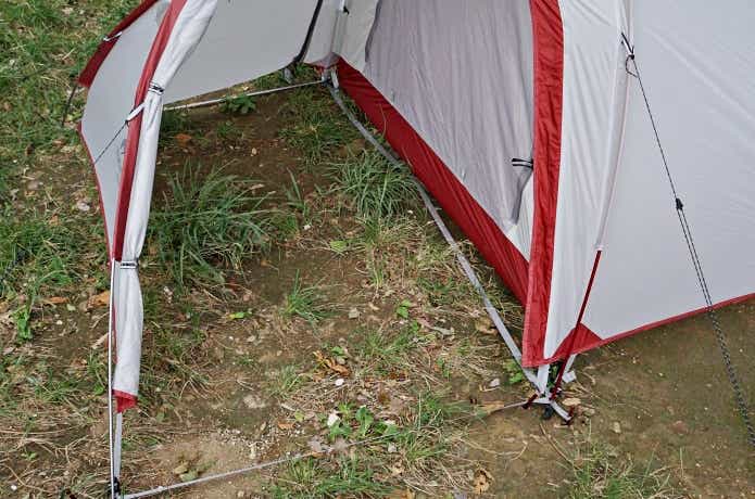 ネイチャーハイクの「Hiby3」は軽いのにタープいらずの広さ！【悪天候