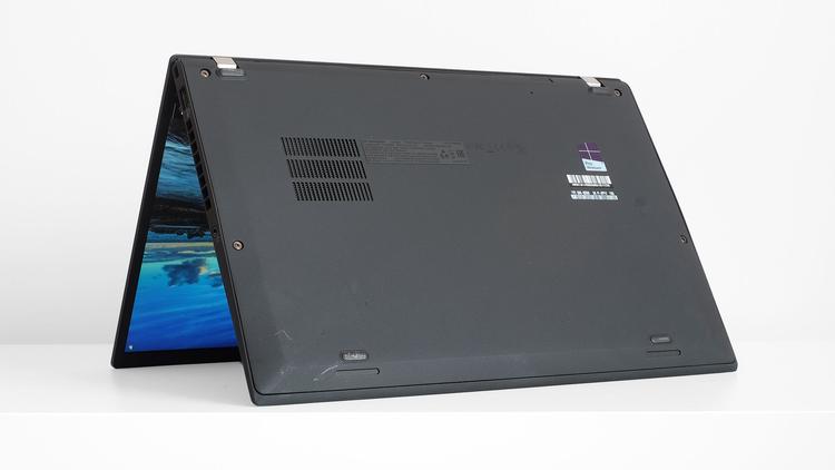 Lenovo ThinkPad X1 Carbon Review (2017) - Tech Advisor