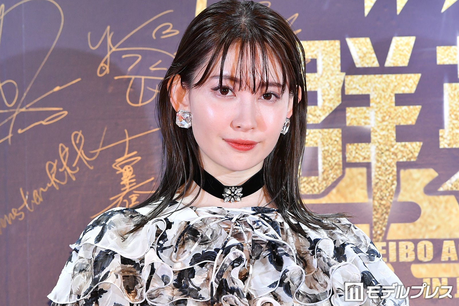 小嶋陽菜、結婚への考え明かす AKB48在籍時代の衣装で「ヘビロテ