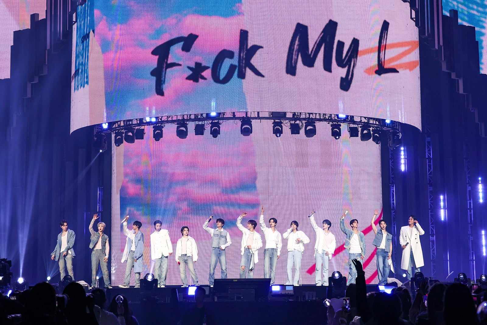 SEVENTEEN、大トリで華やかに締めくくる 3ユニットステージ＆大規模