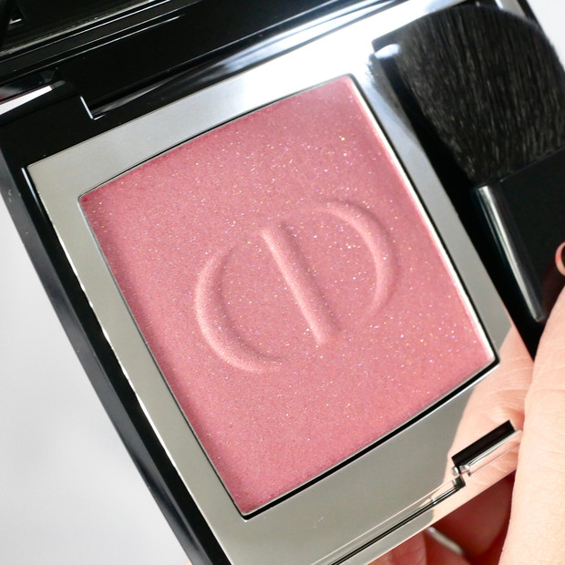 ディオールのチーク「ディオールスキン ルージュ ブラッシュ」が