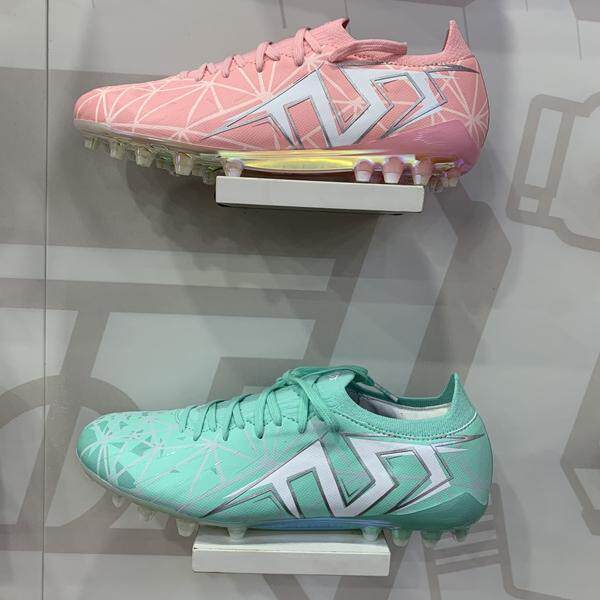 Crazy authentic tlss striker.711 short stud football shoes