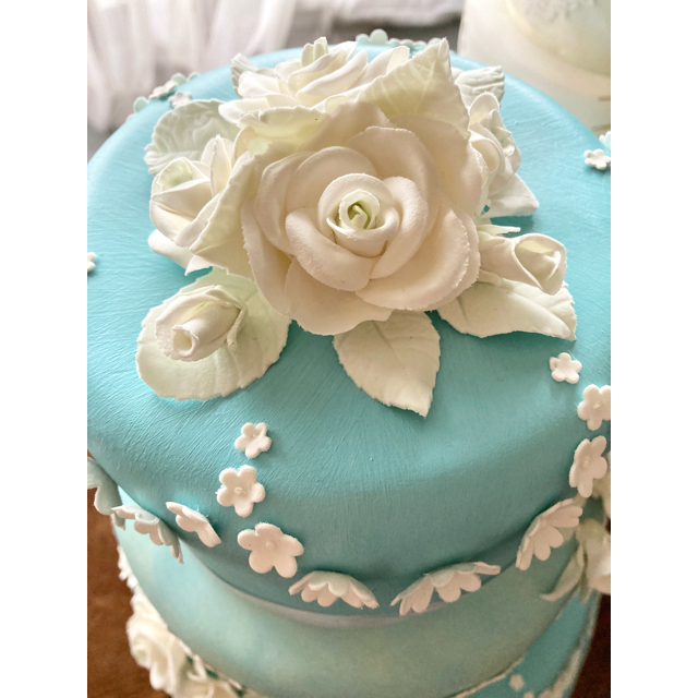 ティファニーブルーのウェディングケーキ クレイケーキの通販 by はな
