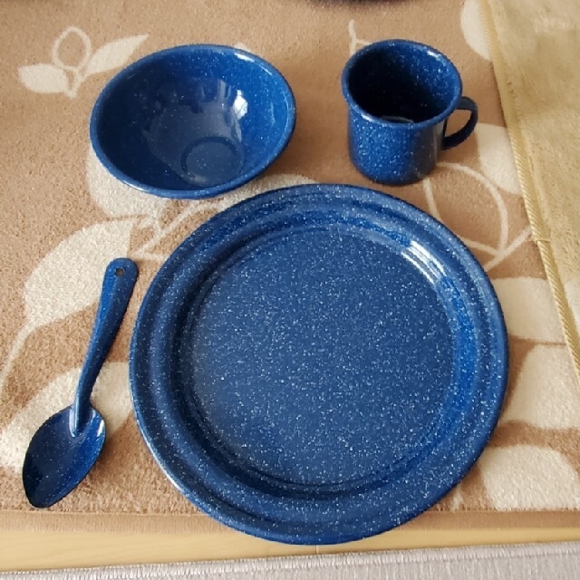 キャンプ用品 ホーロー食器 4人分の通販 by anchor0520's shop｜ラクマ