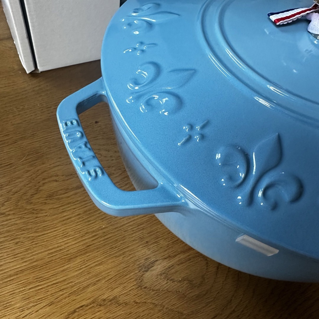 STAUB - 新品 ラスト1点staub ストウブ フルールドリス ココット