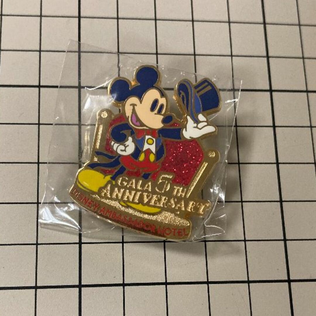 Disney - ディズニーアンバサダーホテル非売品ピンバッジ 開業5周年