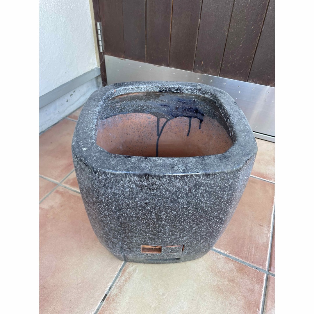 火鉢 四角形 メダカ 睡蓮鉢 空気穴あり 当時物 希少の通販 by Ruban's