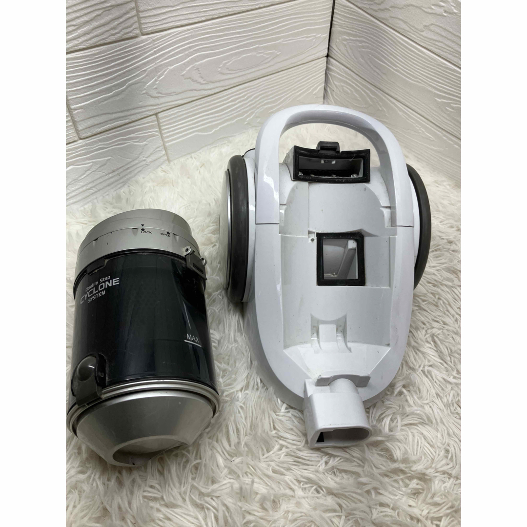 アイリスオーヤマ DKC-C100F-WHSR サイクロン掃除機 保証付きの通販 by