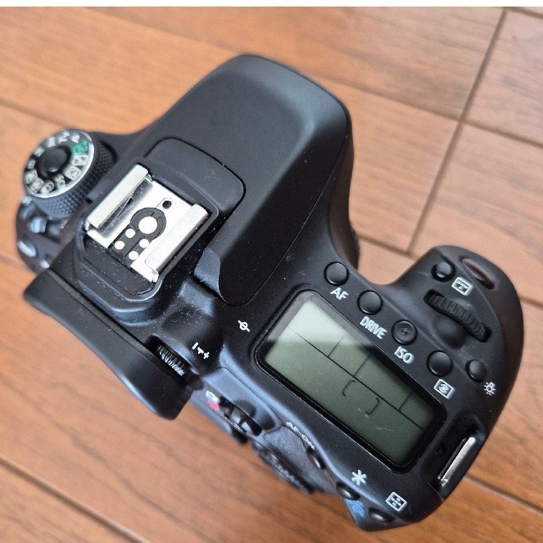 Canon - 【五輪記念品、金スト付】EOS80D EF-S18-55IS STMレンズキット