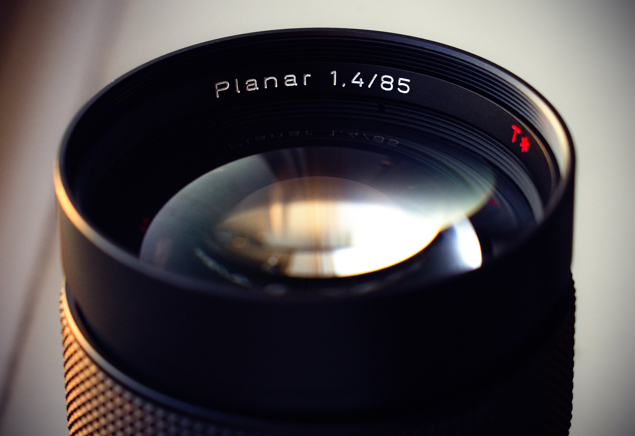 Carl Zeiss Planar T* 85mm F1.4を徹底解説。作例から中古相場まで