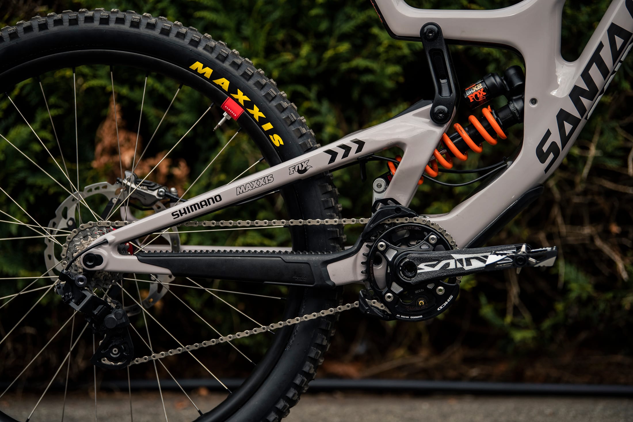 Santa Cruz V10：ローリー・グリーンランドの最新ダウンヒルMTBを徹底