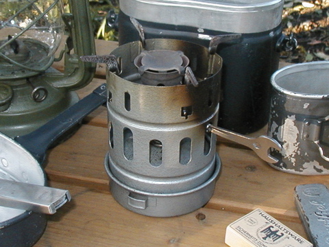 ハントの野戦補充大隊:WW2ドイツ軍の分隊ストーブ。