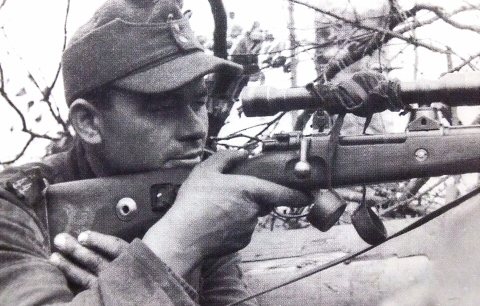 縞ぱんつぁー:WW2狙撃銃もねっ