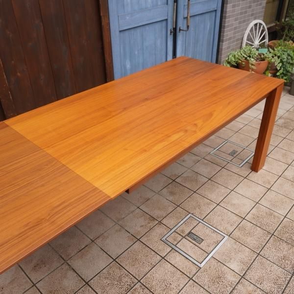 イタリアのCalligaris(カリガリス)社のOMNIA(オムニア) ウォールナット