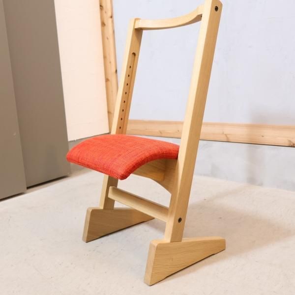 TAKUMI KOHGEI(匠工芸)のPARROT(パロット)チェア。高さ調整が可能