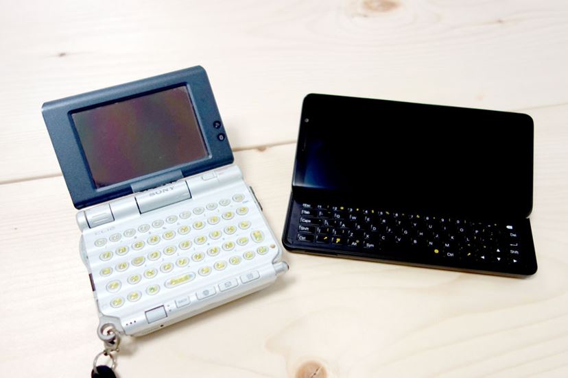 時代を超えて、2003年ソニーの名機「CLIE PEG-UX50」と「F(x)tec Pro1