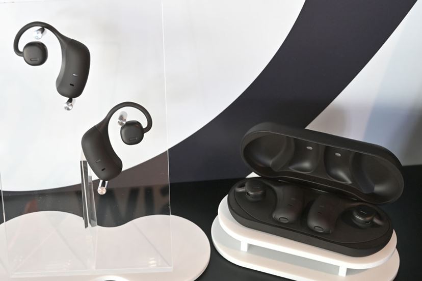 耳元だけに音を閉じ込め！ NTTソノリティから耳をふさがないイヤホン