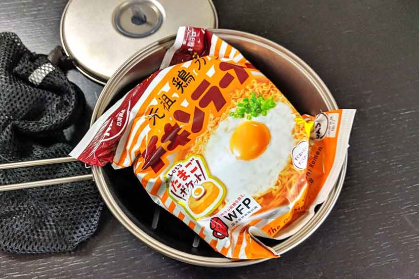 日清とスノーピークがコラボ！ チキンラーメン専用のアウトドア調理