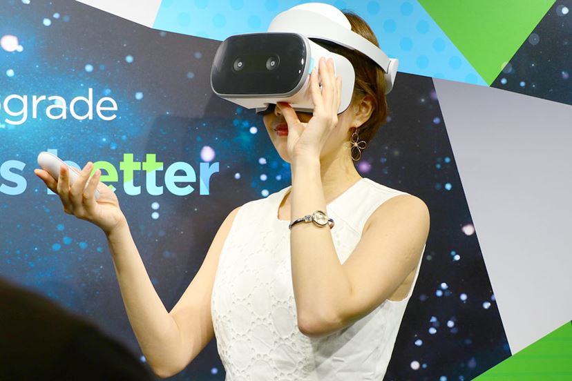 今度こそVR元年の予感!? レノボからPCやスマホが不要なVRヘッドセット