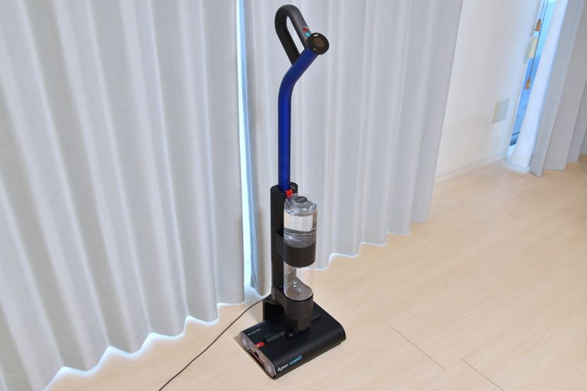 ダイソンの“水拭きを同時にできるコードレス掃除機”って実際どうなの