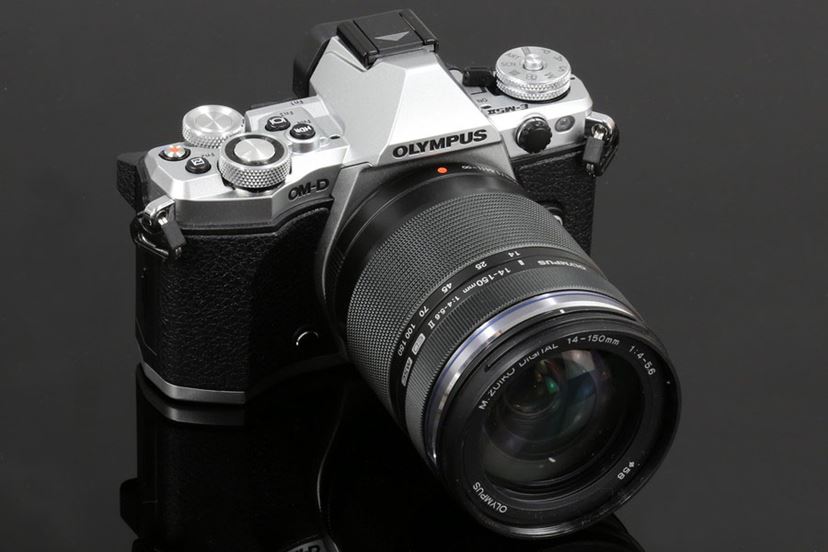 世界最高性能の手ブレ補正を実現！ 話題のミラーレス「OM-D E-M5 Mark